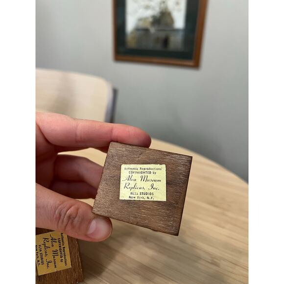 Alva Museum Studios Vintage Reproduction Figurine Rooster & Road Runner Set - Picture 3 of 8